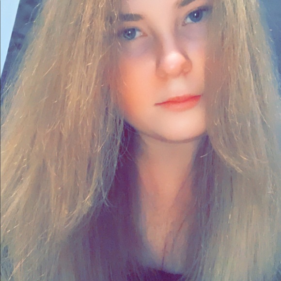 Meet your Posher, Taryn - Picture 2 of 3